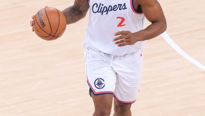 开云体育官方网-里程碑！伦纳德常规赛生涯总得分突破16000大关 现役第25人