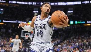 莫斯利：加里-哈里斯对球队有责任感 他做出了极为出色的贡献