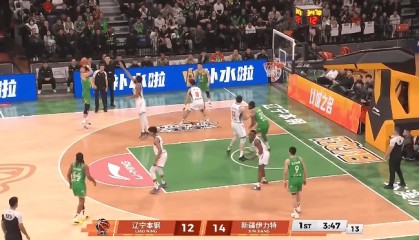 开云体育官方网-李晓旭替补上场后接球三分投进，辽宁15-14反超领先新疆